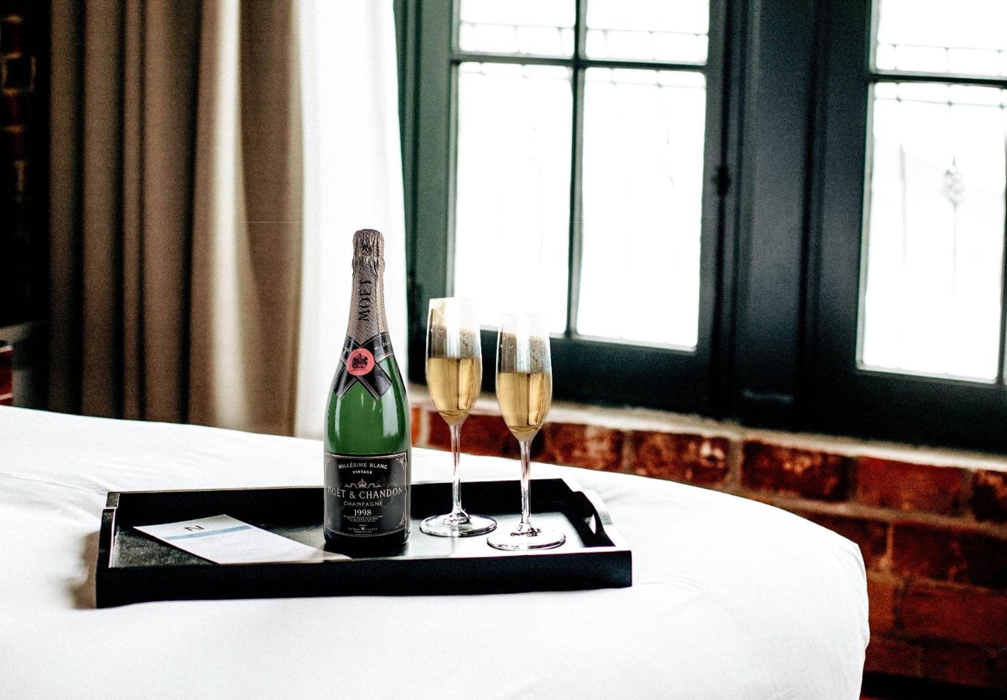 Corner - Luxury Serviced Apartahotel Montreal