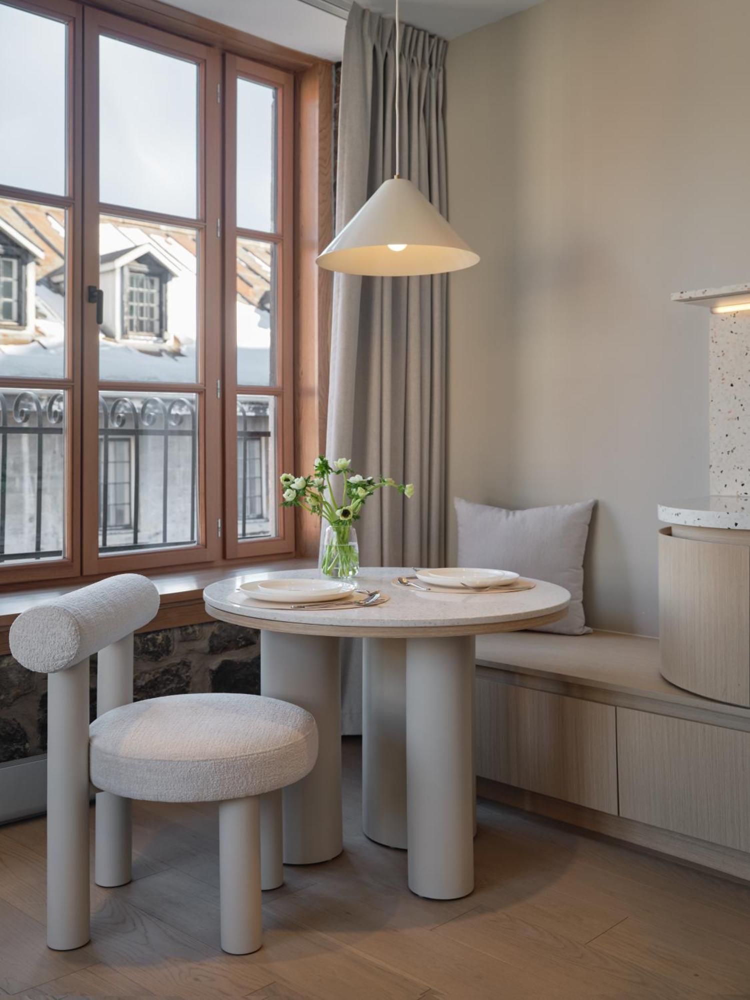 Apartahotel Corner - Luxury Serviced *