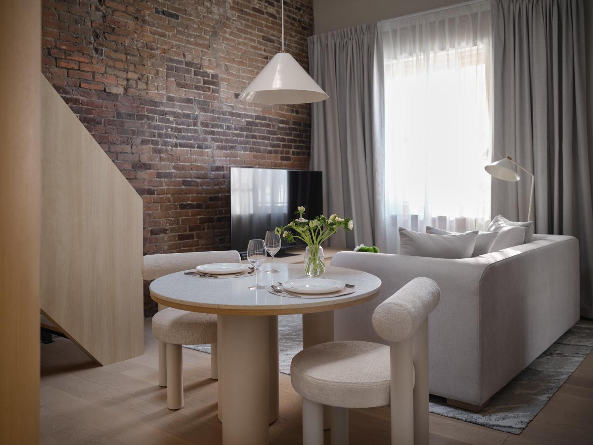 Corner - Luxury Serviced